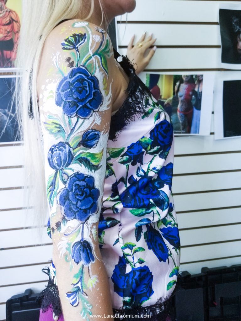 floral bodyart body painting by bodypainter Lana Chromium Skin Wars Winner for Fantasy Fest key West festival make-up