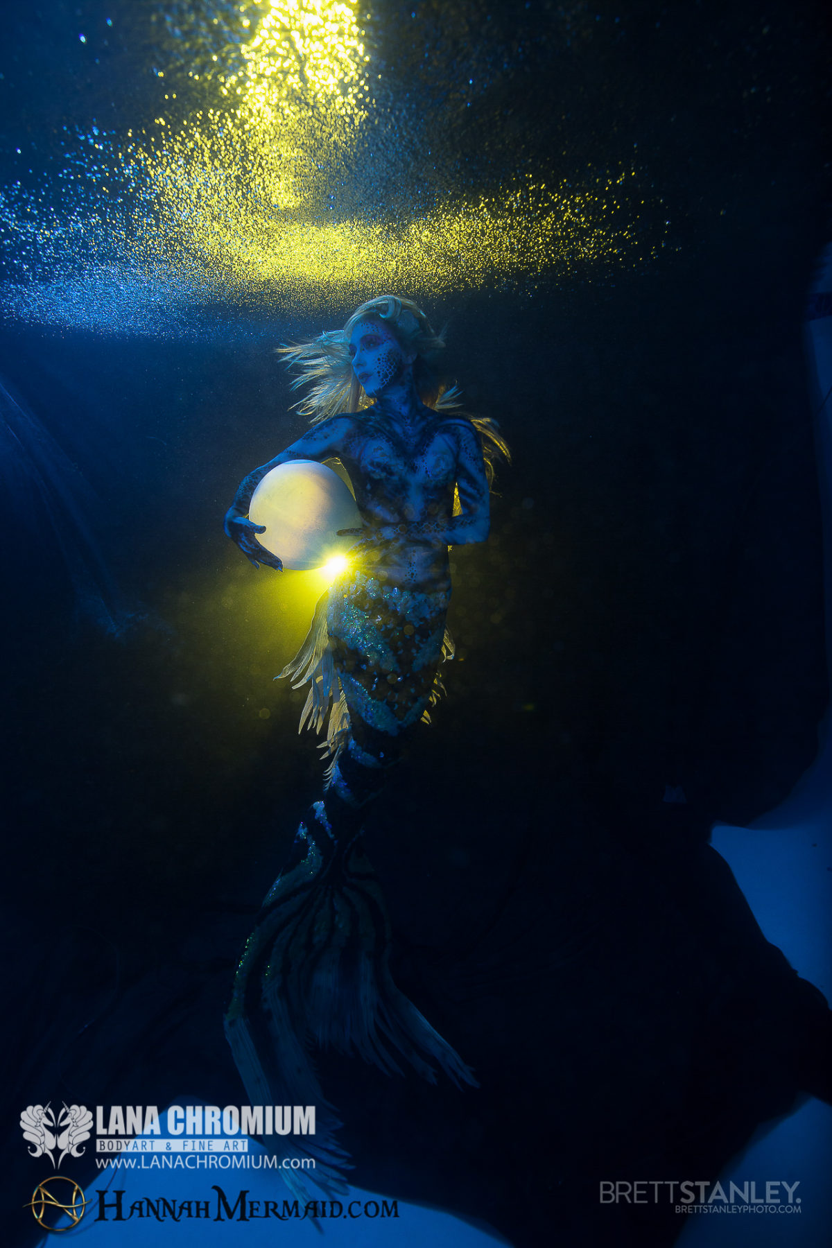 Waterproof Mermaid Body Painting Underwater Photoshoot